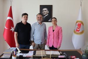 CHP’li Özcan: “Milletin iradesinin yargıyla gasp edilmesini kabul etmiyoruz” CHP’li Özcan: “Milletin iradesinin yargıyla gasp edilmesini kabul etmiyoruz”