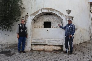 Çöplüğe dönen tarihi çeşmeler restore edilmeyi bekliyor