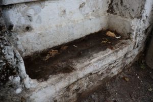 Çöplüğe dönen tarihi çeşmeler restore edilmeyi bekliyor