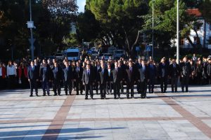 Muğla’da 24 Kasım Öğretmenler Günü çelenk töreniyle kutlandı