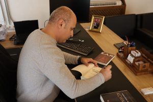 Daire Başkanı Yazar Dengiz’den örnek davranış: Kitap gelirleri LÖSEV’e