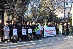 Menteşe’de emekliler eylemde: "İnsanca yaşamak istiyoruz" Menteşe’de emekliler eylemde: "İnsanca yaşamak istiyoruz"