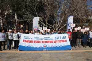 Muğla’da memurlar ücret ve gelir adaletsizliğine karşı eylem yaptı Muğla’da memurlar ücret ve gelir adaletsizliğine karşı eylem yaptı