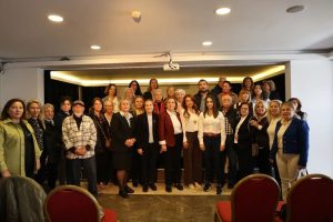 Avukat Alev Öztürk Marmaris’te kadın haklarını anlattı Avukat Alev Öztürk Marmaris’te kadın haklarını anlattı