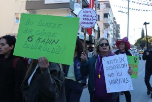 Muğla’da kadınlar “Yaşam, özgürlük” sloganıyla yürüdü
