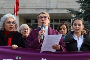 Sosyal medyada kadınlara hakaret edenlere suç duyurusu