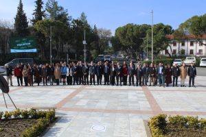Muğla'da muhasebeciler Atatürk Anıtı'na çelenk sundu Muğla'da muhasebeciler Atatürk Anıtı'na çelenk sundu
