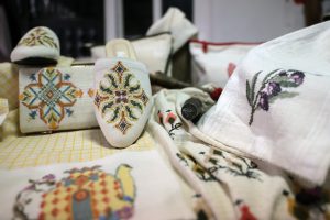 Muğla'da unutulmaya yüz tutan iğne oyası ve dokuma, kadın emeğiyle yaşatılıyor Muğla'da unutulmaya yüz tutan iğne oyası ve dokuma, kadın emeğiyle yaşatılıyor