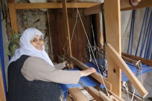 Muğla'da unutulmaya yüz tutan iğne oyası ve dokuma, kadın emeğiyle yaşatılıyor