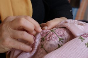 Muğla'da unutulmaya yüz tutan iğne oyası ve dokuma, kadın emeğiyle yaşatılıyor Muğla'da unutulmaya yüz tutan iğne oyası ve dokuma, kadın emeğiyle yaşatılıyor