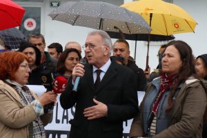 Esra Işık’ın tutuklanmasına cezaevi önünde tepki