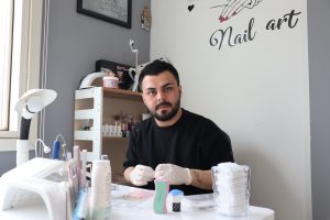 Muğla’da erkek tırnak bakım uzmanı önyargılara rağmen mesleğini sürdürüyor