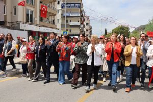 Muğla’da 1 Mayıs: "Çalınan geleceğimizi geri alacağız"