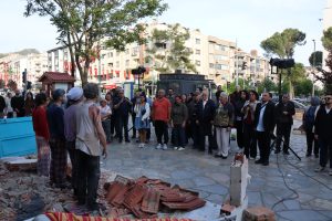 Menteşe’de “Sesimi Duyan Var mı?” oyunu deprem gerçeğine dikkat çekti