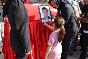 Şehit polis memuru Tayfun Baş, Denizli’de toprağa verildi 