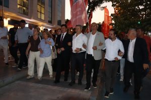 Kızıl’ın görevden alınmasına tepki: “Muğla, 13 ilçe başkanıyla tarihin doğru yerinde” Kızıl’ın görevden alınmasına tepki: “Muğla, 13 ilçe başkanıyla tarihin doğru yerinde”