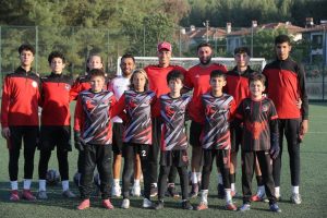 TFF Kaleci Departmanı Koordinatörü Boğuşlu, Menteşe'de genç sporcularla buluştu TFF Kaleci Departmanı Koordinatörü Boğuşlu, Menteşe'de genç sporcularla buluştu