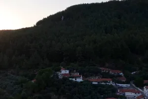 45 yıldır Kızıldağ’dan Muğla’yı izliyor: Atatürk portresinin bilinmeyen hikayesi