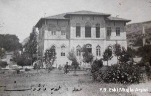 Menteşe Belediyesi başkanlık binası Vakıflar’a geçti