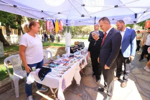 Vali Akbıyık, “Mor Pazar”ı ziyaret etti