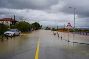 Muğla’da sağanak alarmı: 94 ihbar geldi, 250’den fazla personel sahada