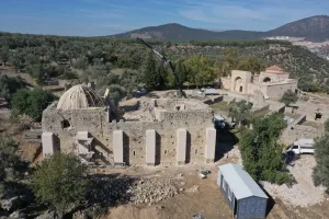 Beçin Kalesi ve Orta Çağ Kenti restore ediliyor Beçin Kalesi ve Orta Çağ Kenti restore ediliyor